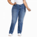 Jeans bota recta talla grande azul medio tiro alto elasticado para mujer.